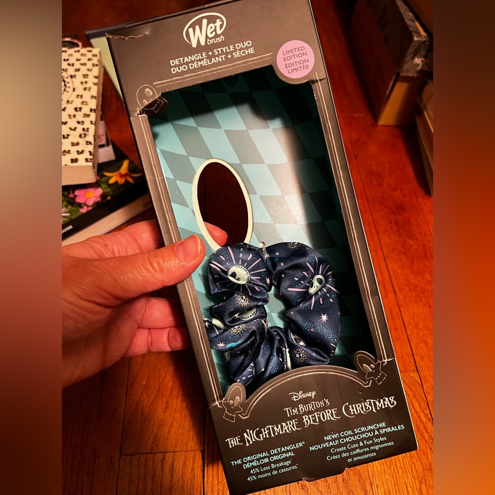Disney Nightmare Before Christmas scrunchie only